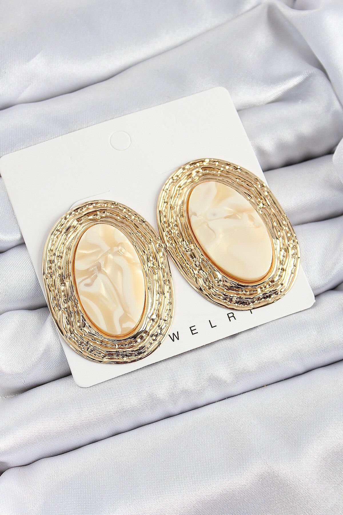 Pirinç Mermer Desenlli Bej Sedef Oval Vintage Model Gold Renk Kadın Küpe