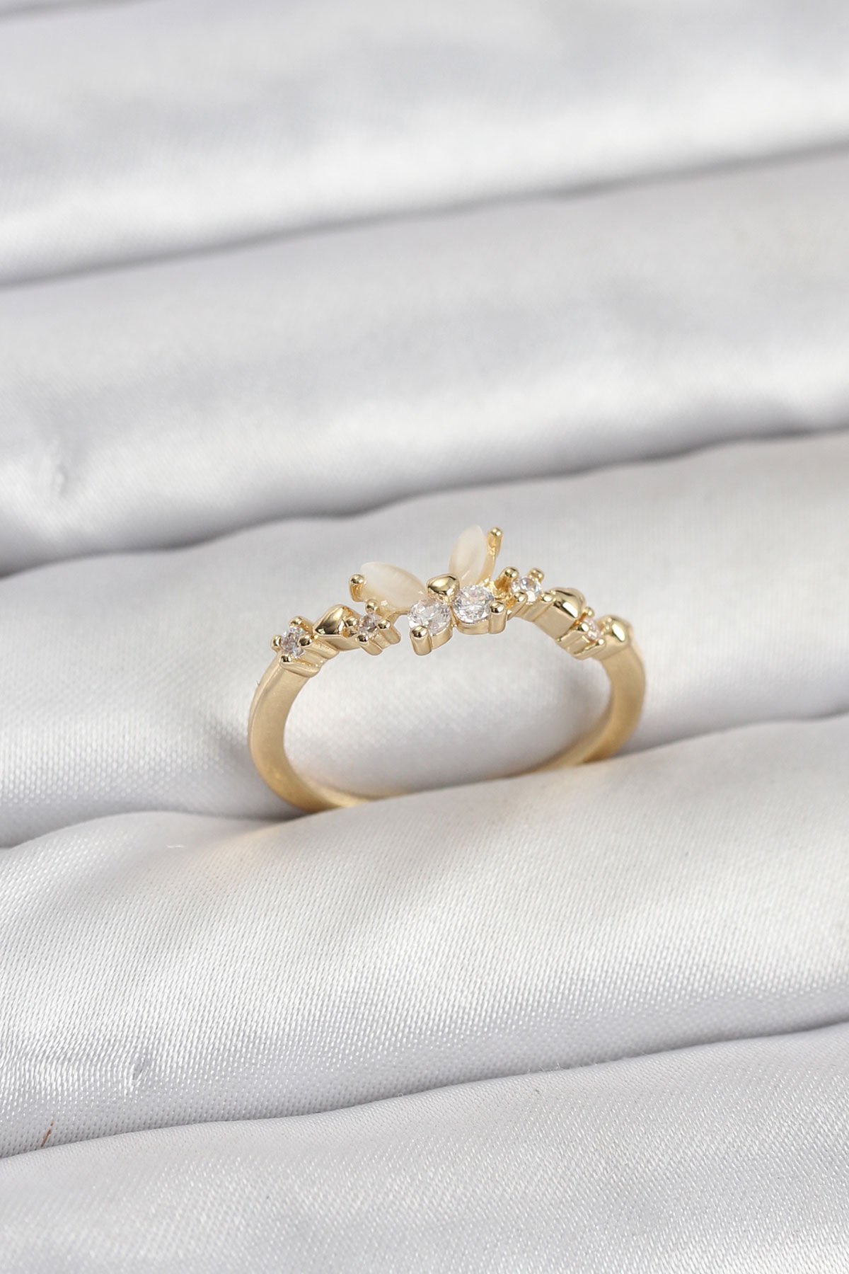 Kelebek Model Gold Renk Pirinç Kadın Yüzük