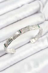 Pirinç Karışık Zirkon Taşlı Çiçek Model Gümüş Renk Altı Açık Kadın Bileklik