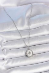 316L Çelik Gümüş Renk Zincir Beyaz Mineli Kutup Yıldız İşlemeli Madalyon Model Kadın Kolye