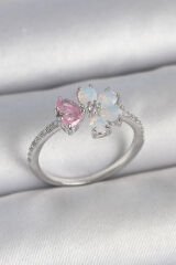 Pirinç Gümüş Renk Beyaz Mineli Pembe Zirkon Taşlı Çiçek Model Kadın Yüzük