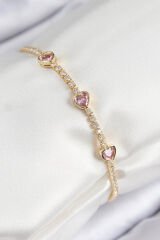Pirinç Zirkon Taşlı Pembe Kalp Model Gold Renk Kadın Bileklik