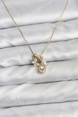 Gold Renk Pirinç Minimal Kelebek Charmlı Kadın Kolye