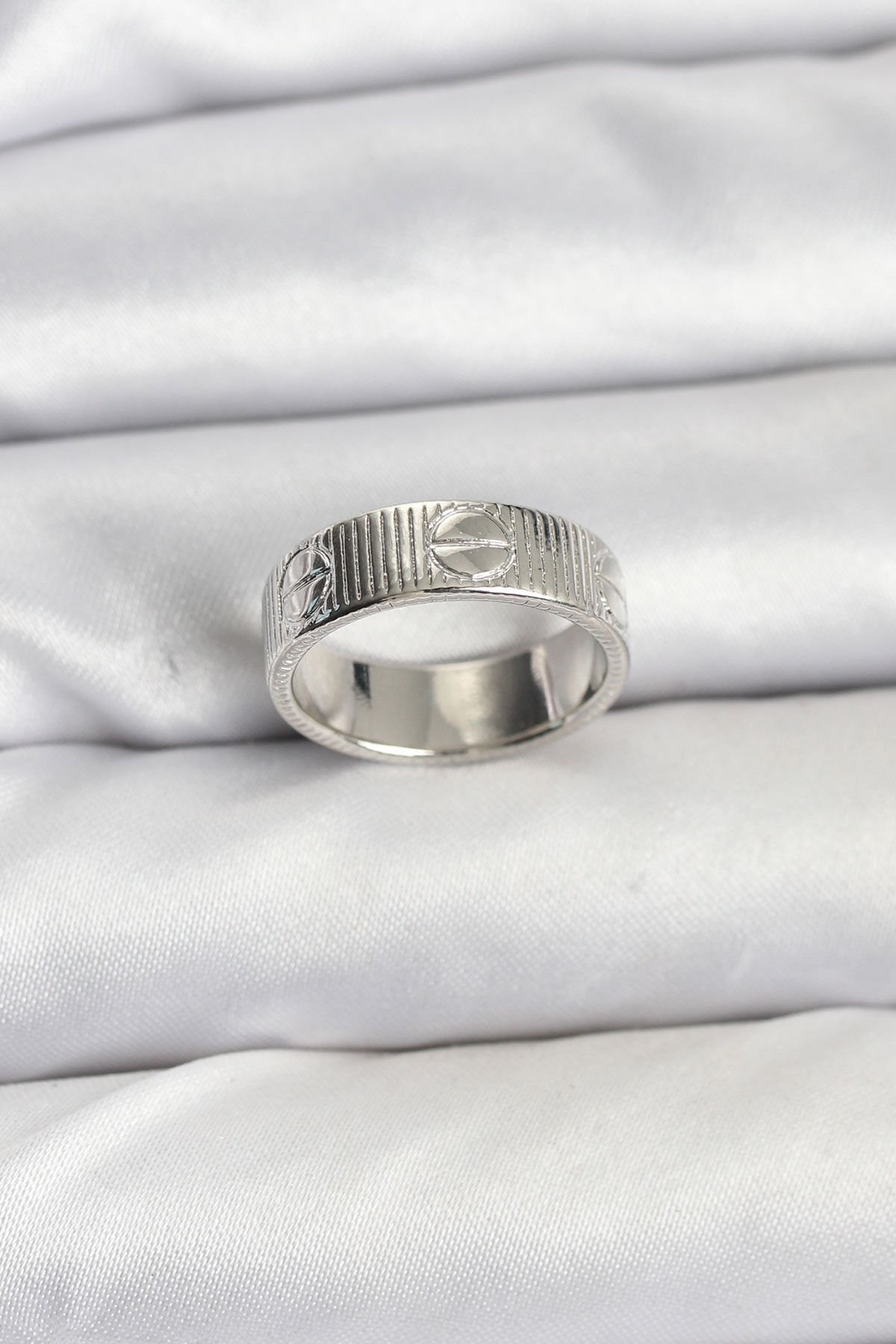 Gümüş Renk Model Kadın Yüzük