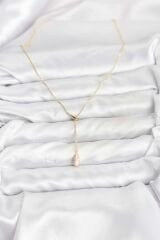 Pirinç Gold Renk Asansörlü Damla Model Kadın Kolye