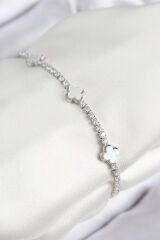 Pirinç Zirkon Taşlı Yonca Model Gümüş Renk Kadın Bileklik