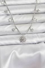 Pirinç Gümüş Renk Güneş Model Kadın Kolye