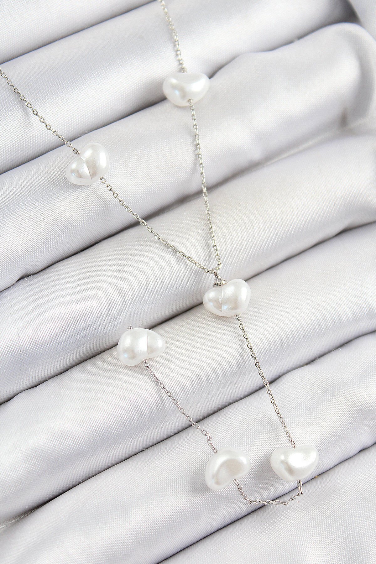 316L Çelik İncili Kalp Figürlü Y Model Gümüş Renk Kadın Kolye