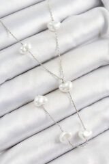 316L Çelik İncili Kalp Figürlü Y Model Gümüş Renk Kadın Kolye