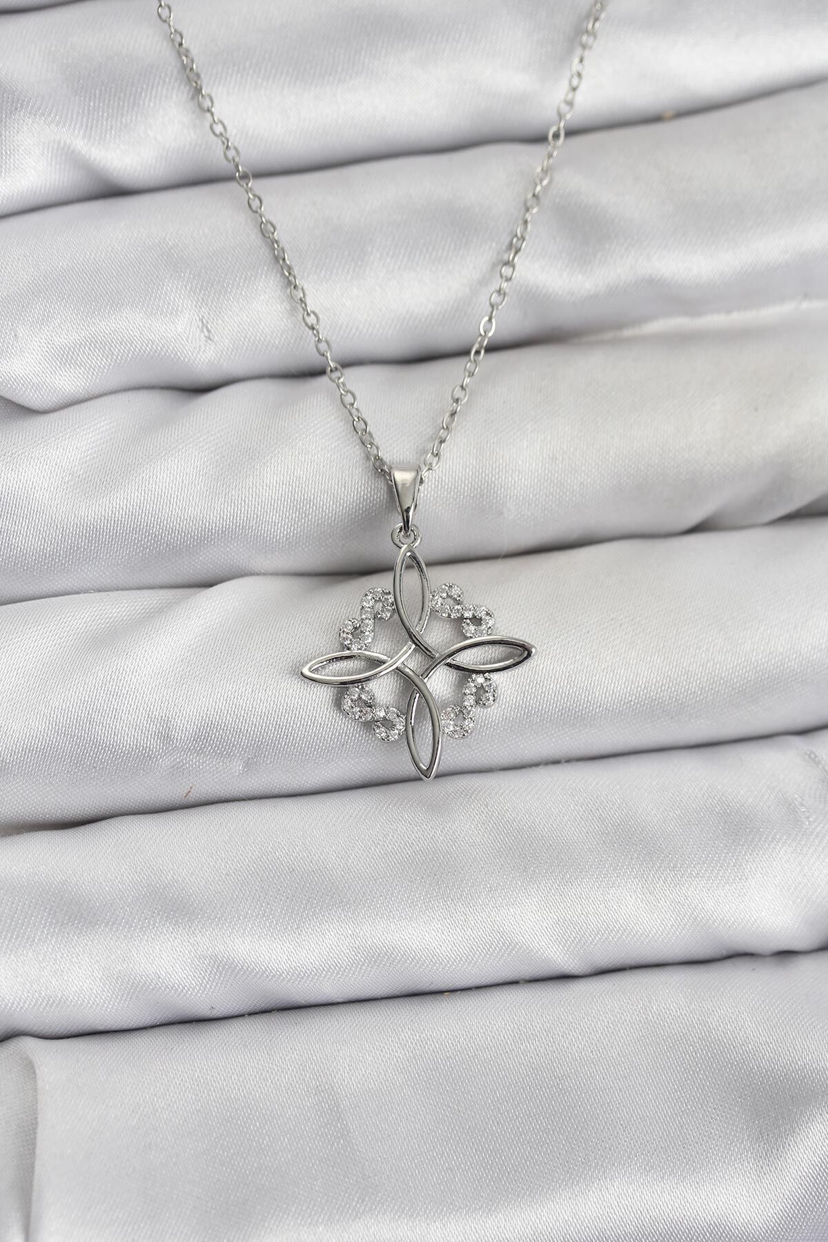 316L Çelik Zincir Gümüş Renk Sonsuzluk Model Zirkon Taşlı Kadın Kolye