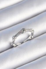 Pirinç Gümüş Renk Zirkon Taşlı Düğüm Model Kadın Yüzük