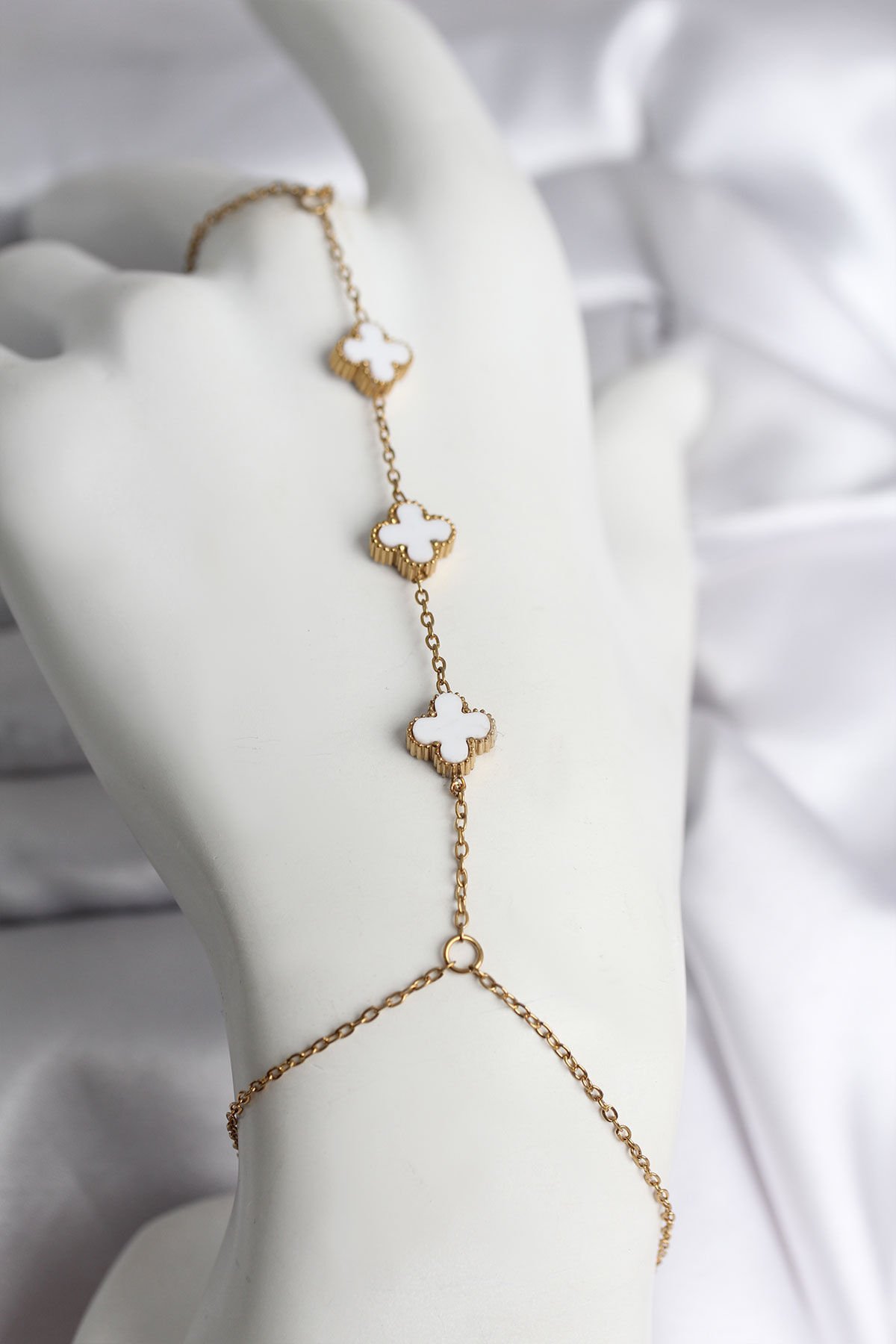 316L Çelik Gold Renk Beyaz Yonca Model Kadın Şahmeran