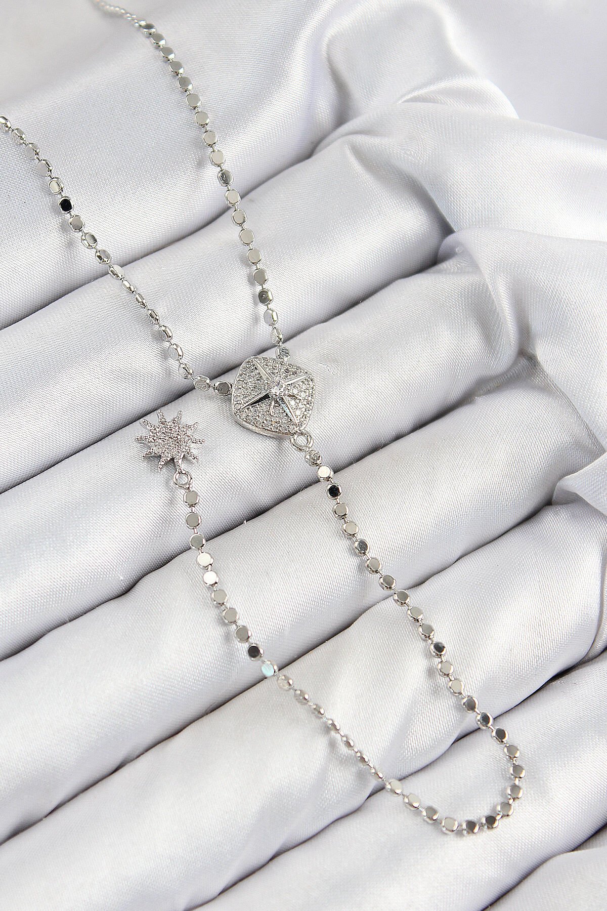 Pirinç Zirkon Taşlı Ezme Zincirli Madalyon Model Gümüş Renk Y Kolye