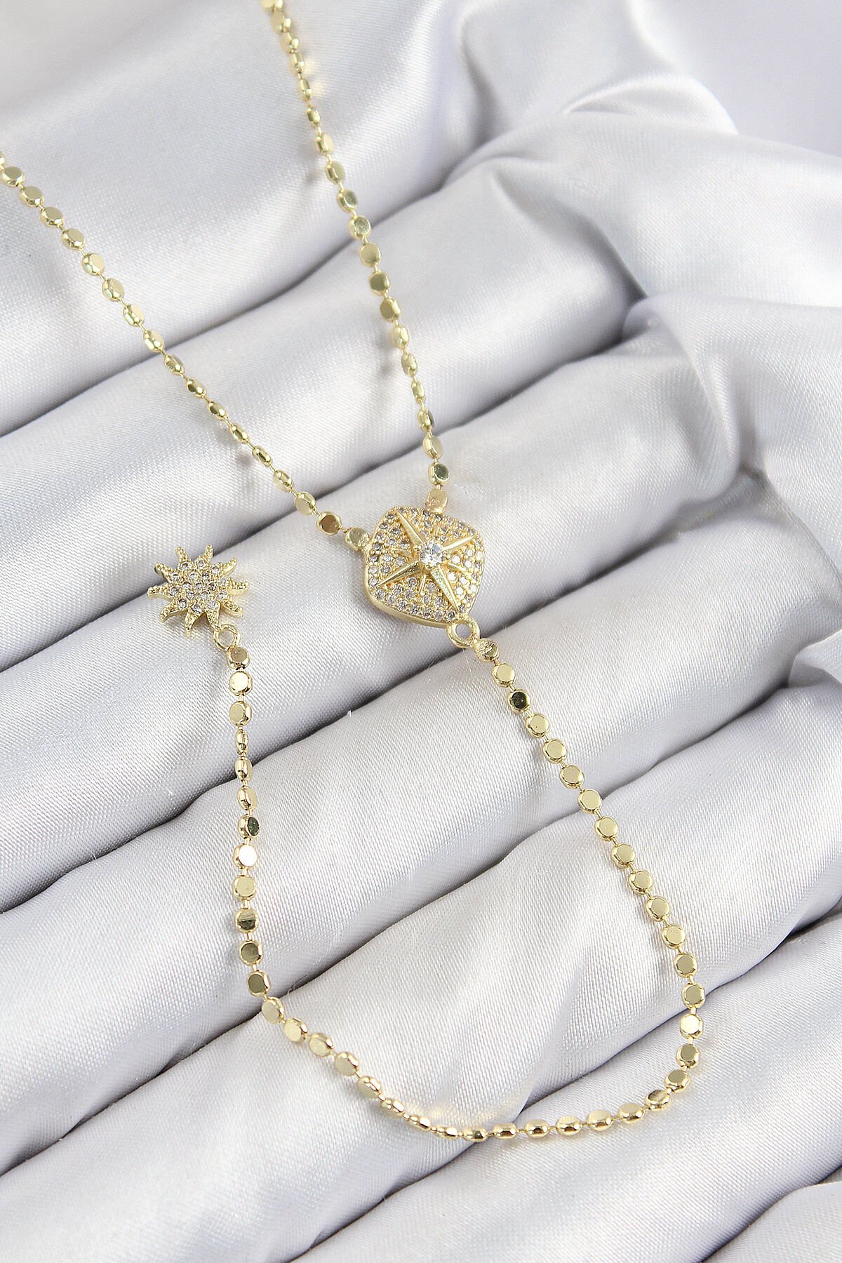 Pirinç Zirkon Taşlı Ezme Zincirli Madalyon Model Gold Renk Y Kolye