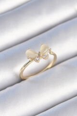 Pirinç Gold Renk Beyaz Mineli Zirkon Taşlı Kelebek Model Kadın Yüzük