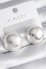 Pirinç Gümüş Renk İşleme Detay Top Model Kadın Küpe