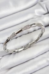 Pirinç Zirkon Taşlı Kemik Model Gümüş Renk Vip Kadın Bileklik