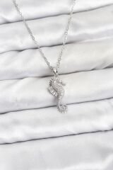 316L Çelik Zincir Gümüş Renk Deniz Atı Model Zirkon Taşlı Kadın Kolye