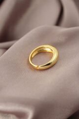 Gold Renk Metal Kırmızı Taşlı Bombeli Kadın Yüzük
