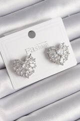 Pirinç Gümüş Renk Zirkon Taşlı Kalp Model Kadın Küpe