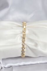 Pirinç Gold Renk VIP Seri Sıralı Yonca Model Zirkon Taşlı Kadın Bileklik