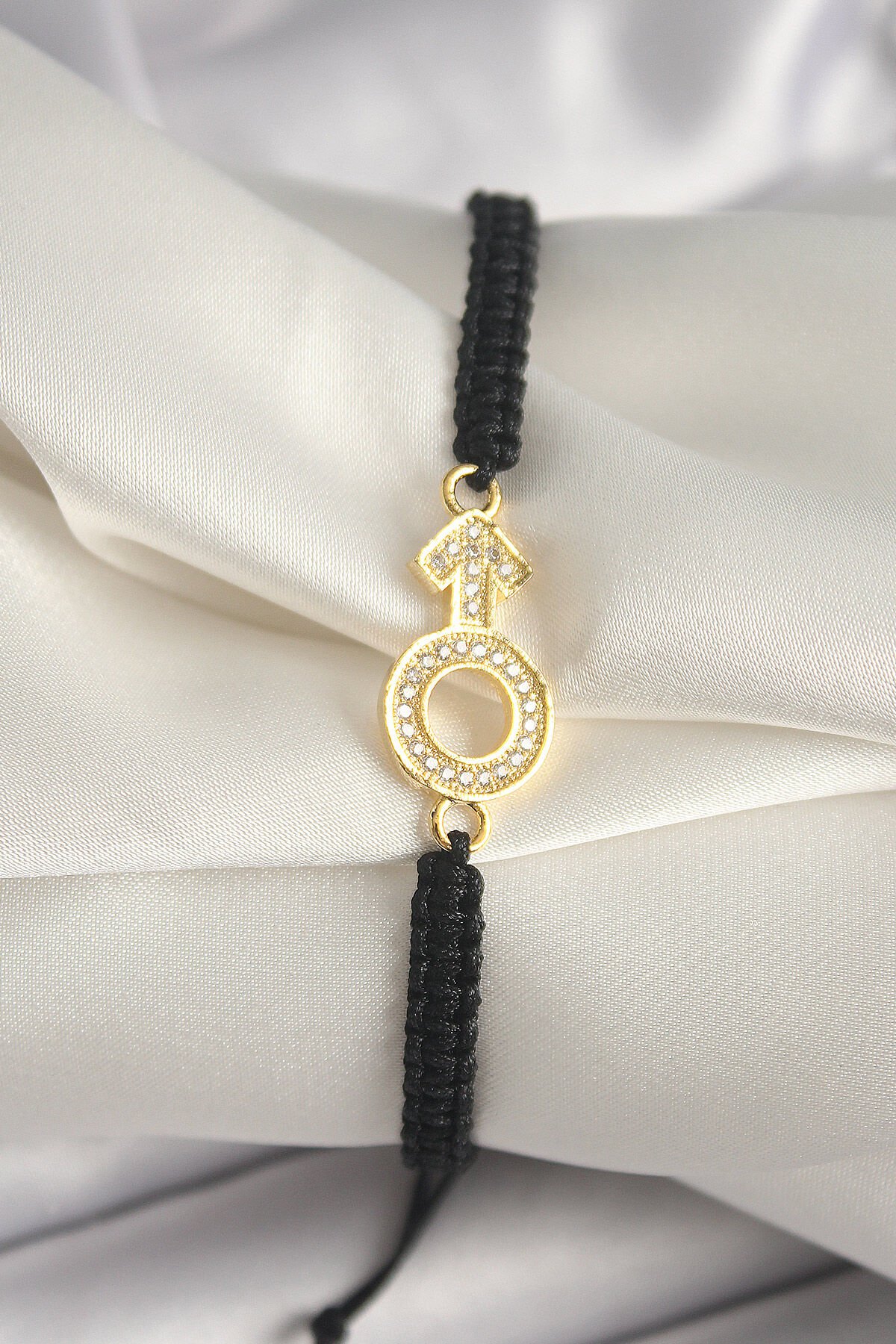 Pirinç Gold Renk Zirkon Taşlı Mars Figür Asansörlü Makrome Model Kadın Bileklik