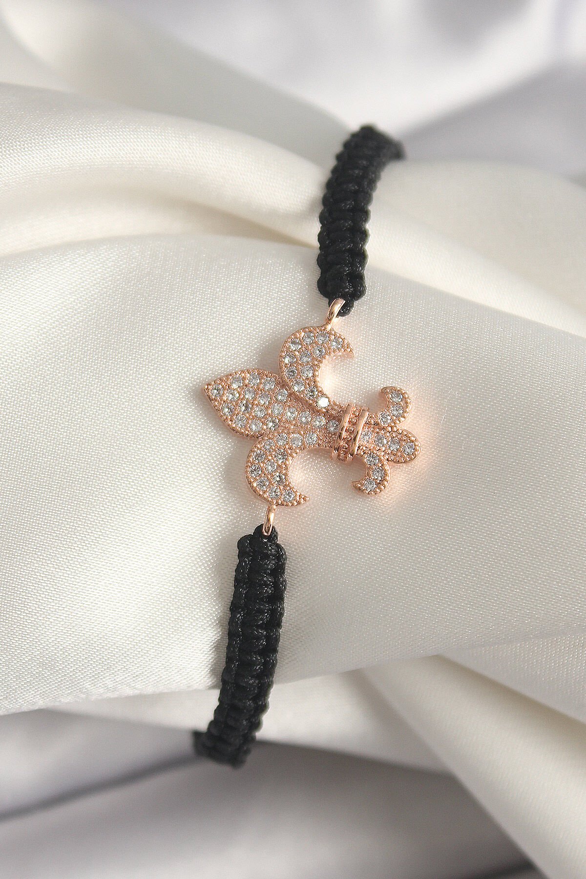 Pirinç Rose Renk Zirkon Taşlı Zambak Model Asansörlü Makrome Model Kadın Bileklik