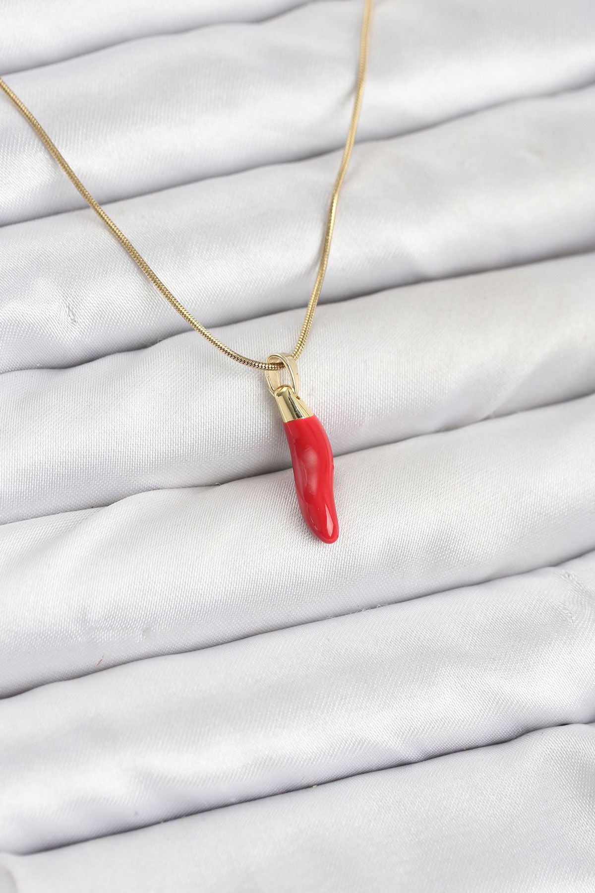 316L Çelik Gold Renk Kapya Kırmızı Biber Model Kadın Kolye