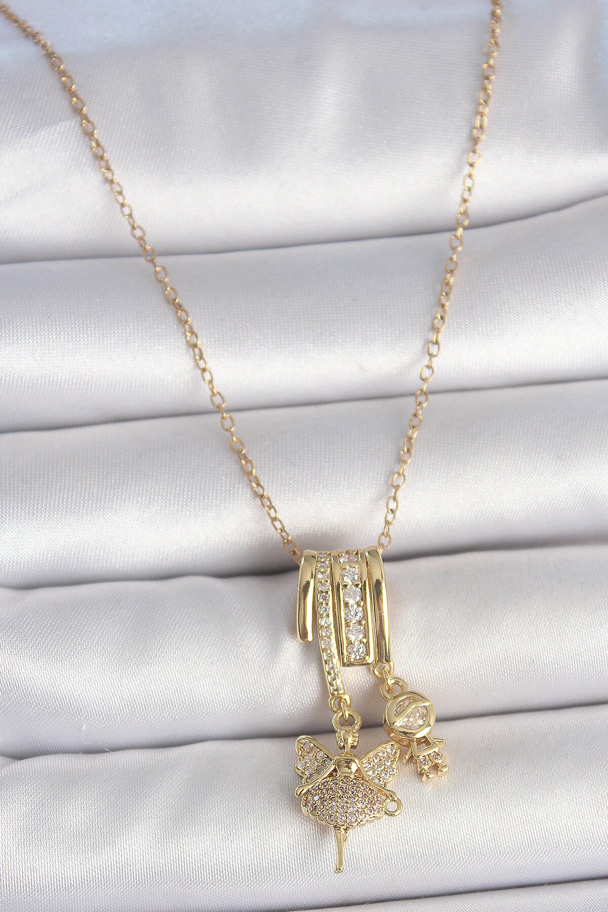 316L Çelik Gold Renk Zirkon Taşlı Sallantı Melek Figür Charm Kadın Kolye