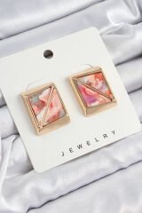 Pirinç Pembe Üçgen Kesim Detaylı Kare Model Vintage Gold Renk Kadın Küpe