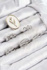 Pirinç Zirkon Taşlı Lale Model Gümüş Renk Kadın Yüzük Kombin Set