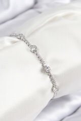 Pirinç Zirkon Taşlı Daire Model Gümüş Renk Asansörlü Kadın Bileklik