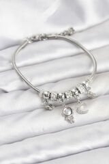 Pirinç Gümüş Renk Uzay Tema Charmlı Kadın Bileklik