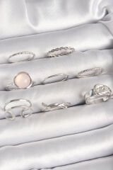 Pirinç Gümüş Renk Pembe Mineli Kemer Düğüm Figür Kadın Yüzük Kombini