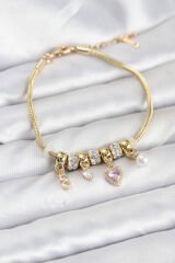 Pirinç Gold Renk Pembe Kalp Charmlı Kadın Bileklik