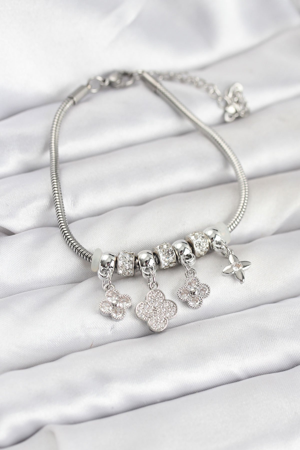 Pirinç Gümüş Renk Yonca Model Kadın Bileklik