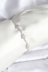 Yıldız Model Zirkon Taşlı Gümüş Renk Pirinç Su Yolu Kadın Bileklik