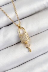316L Çelik Zirkon Taşlı Kilit Ve Sallantılı Anahtar Model Gold Renk Kadın Kolye