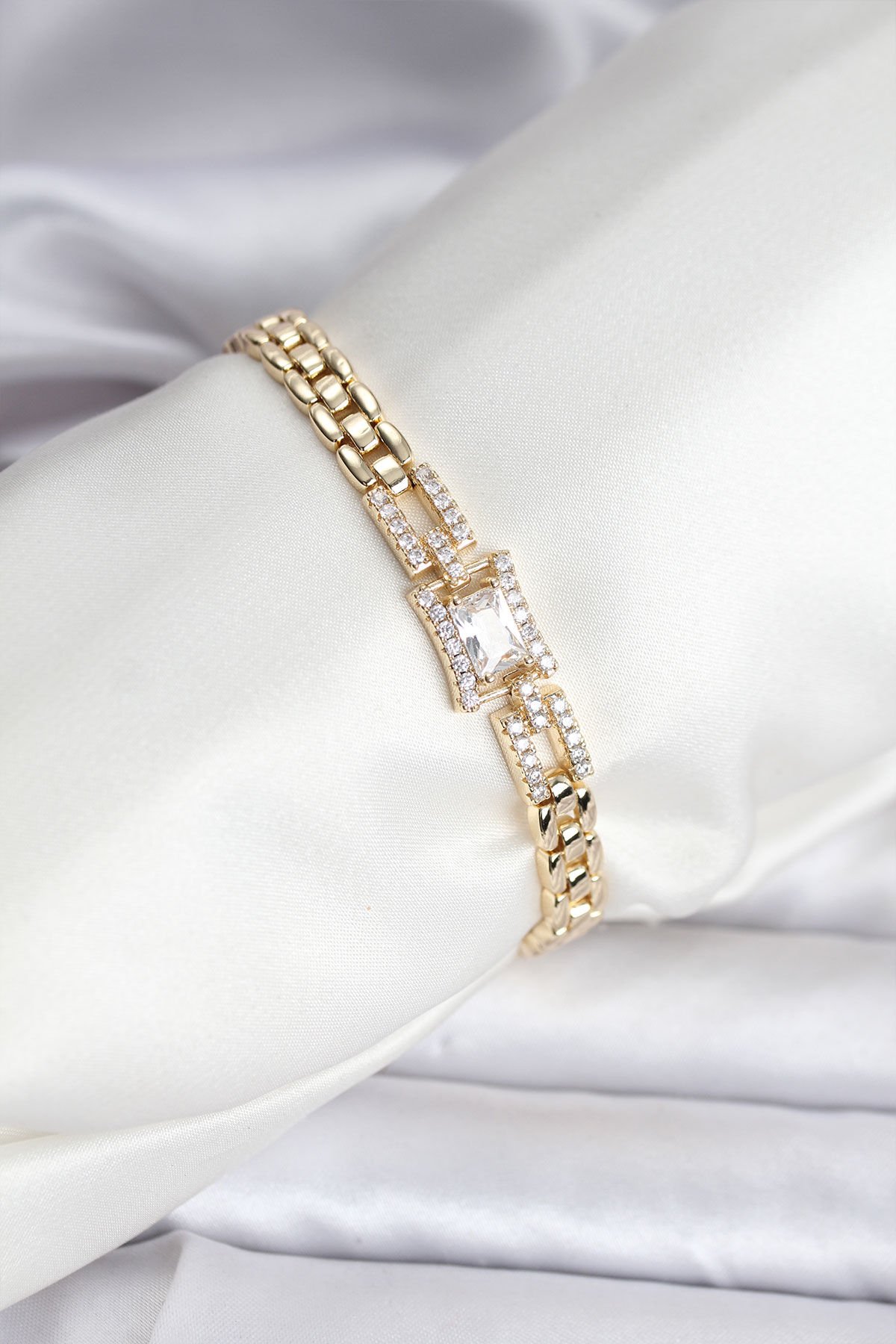 14K Gold Renk Kaplama Zirkon Kare Taşlı CM Kadın Bileklik