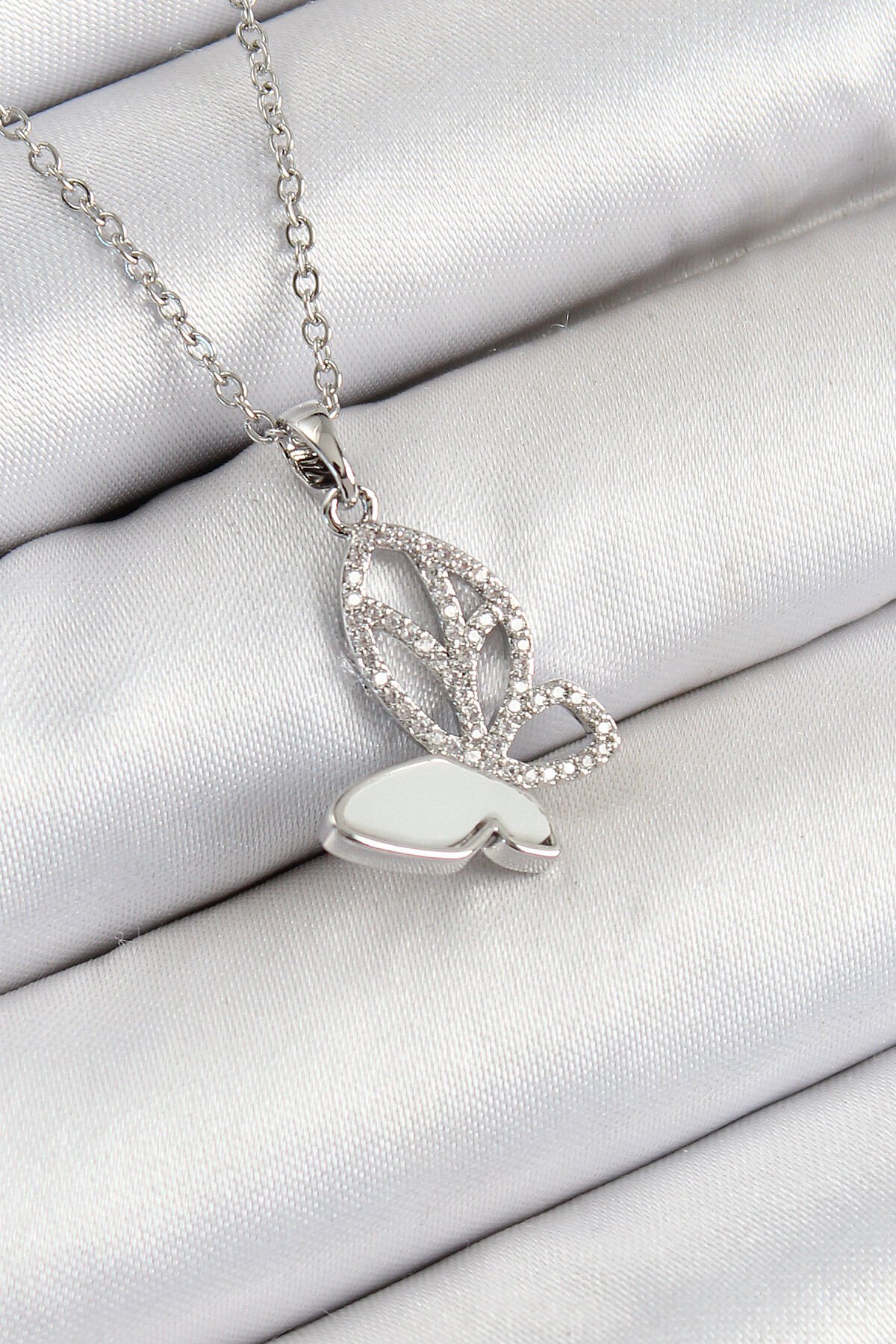 316L Çelik Zirkon Taşlı Kelebek Model Gümüş Renk Kadın Kolye