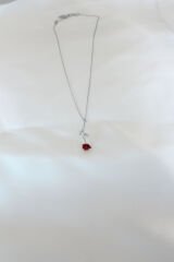 Gümüş Kaplama Kırmızı Gül Figürlü Kadın Kolye