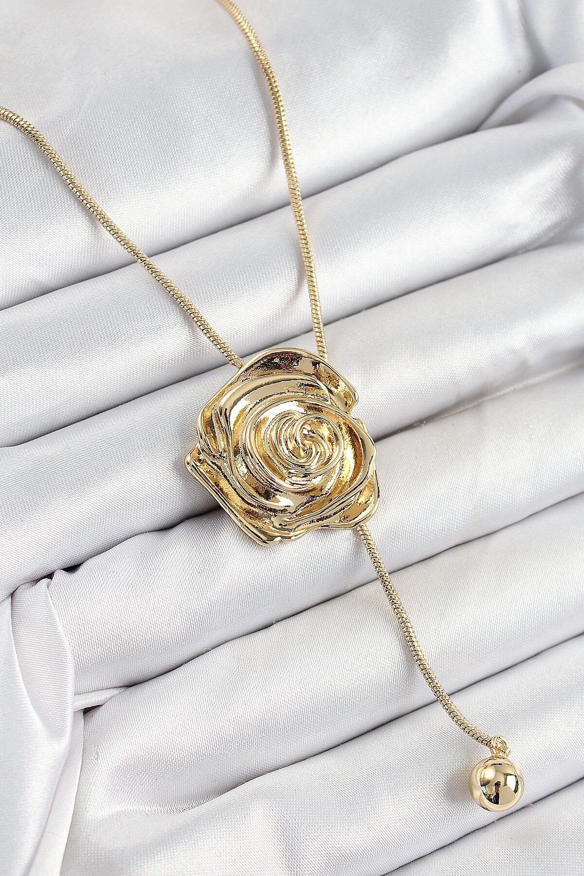 Pirinç Asansörlü Gül Model Gold Renk Kadın Kolye
