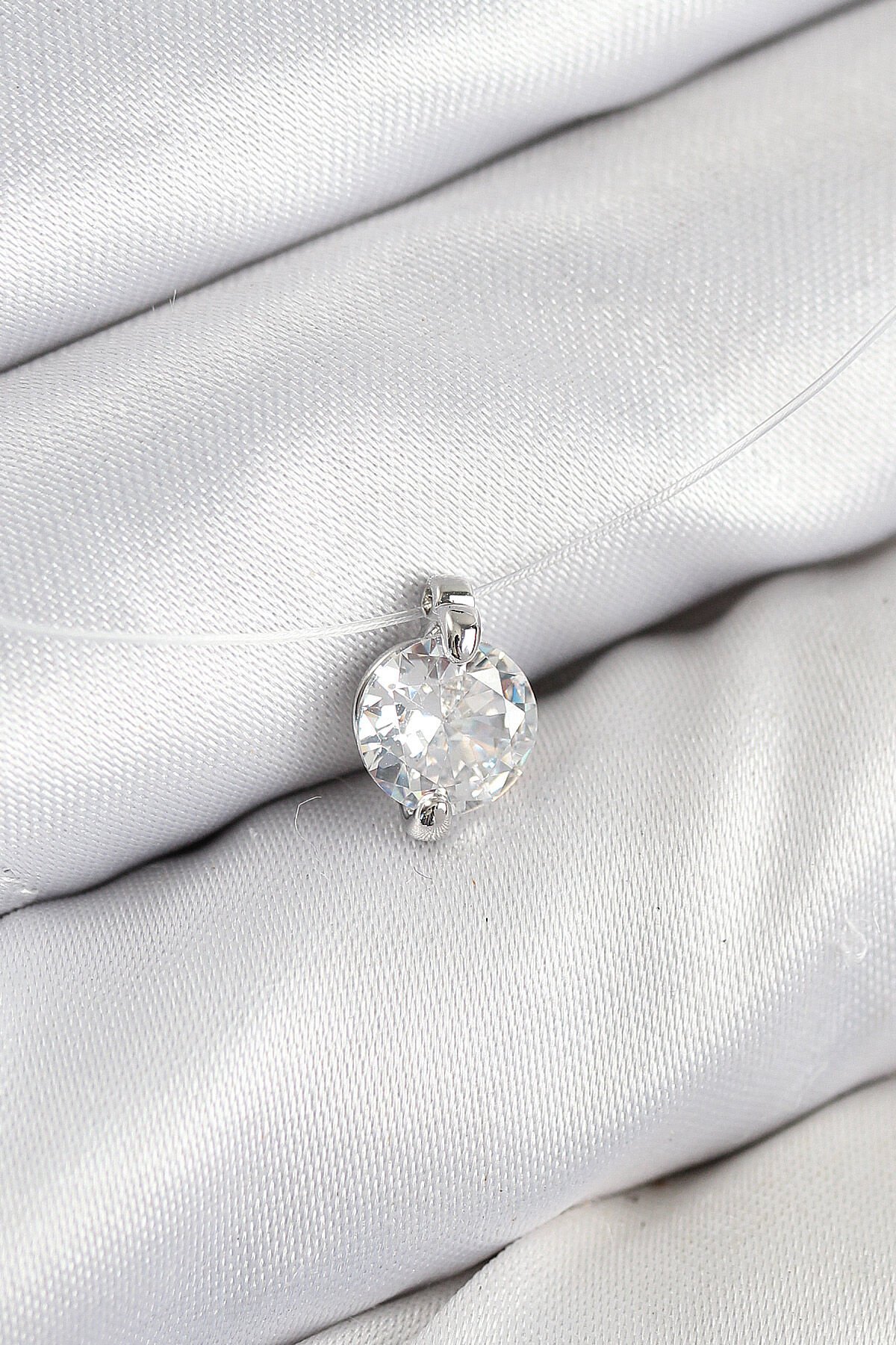 Misineli Zirkon Taşlı Model Gümüş Renk Hayalet Kolye