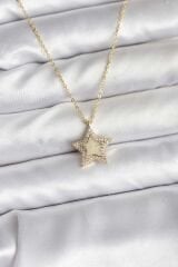 Pirinç Gold Renk Zincirli Yıldızlı Model Kadın Kolye