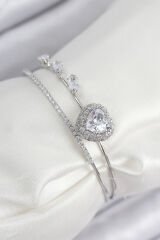 Pirinç Zirkon Taşlı Kalp Model Gümüş Renk Kadın Bileklik