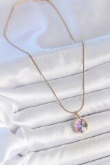 316L Çelik Gold Renk Zincir Mor Çiçek İşlemeli Zirkon Taş İnci Detaylı Minimal Portre Model Kadın Kolye