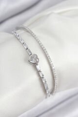 Pirinç Zirkon Taşlı Kalp Model Gümüş Renk Kadın Bileklik