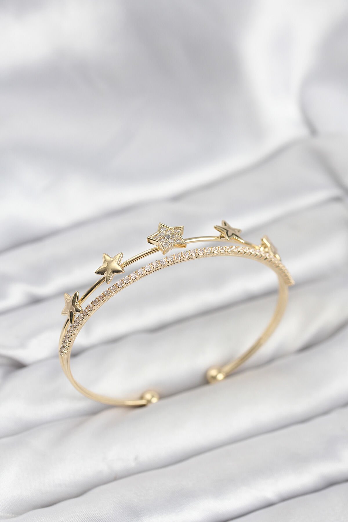 Yıldız Model Gold Renk Pirinç Kadın Bileklik