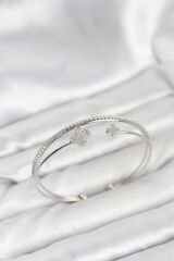 Yonca Model Pirinç Gümüş Renk Kadın Bileklik