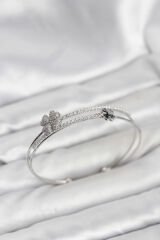 Pirinç Gümüş Renk Yonca Model Kadın Bileklik